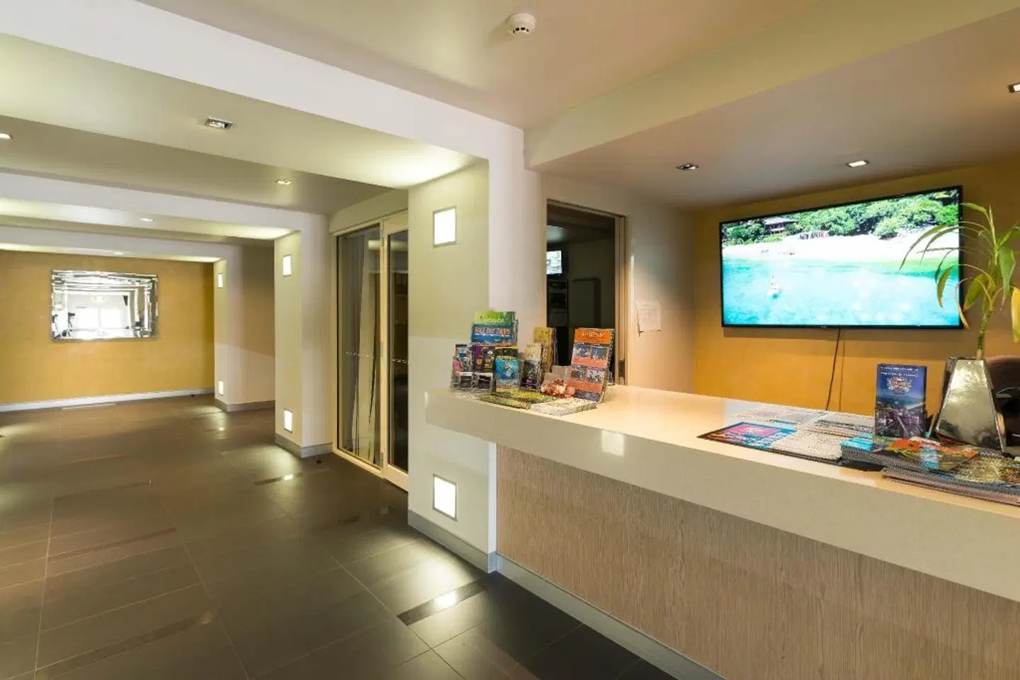 Cairns City Apartments ROOM_EXAMPLE