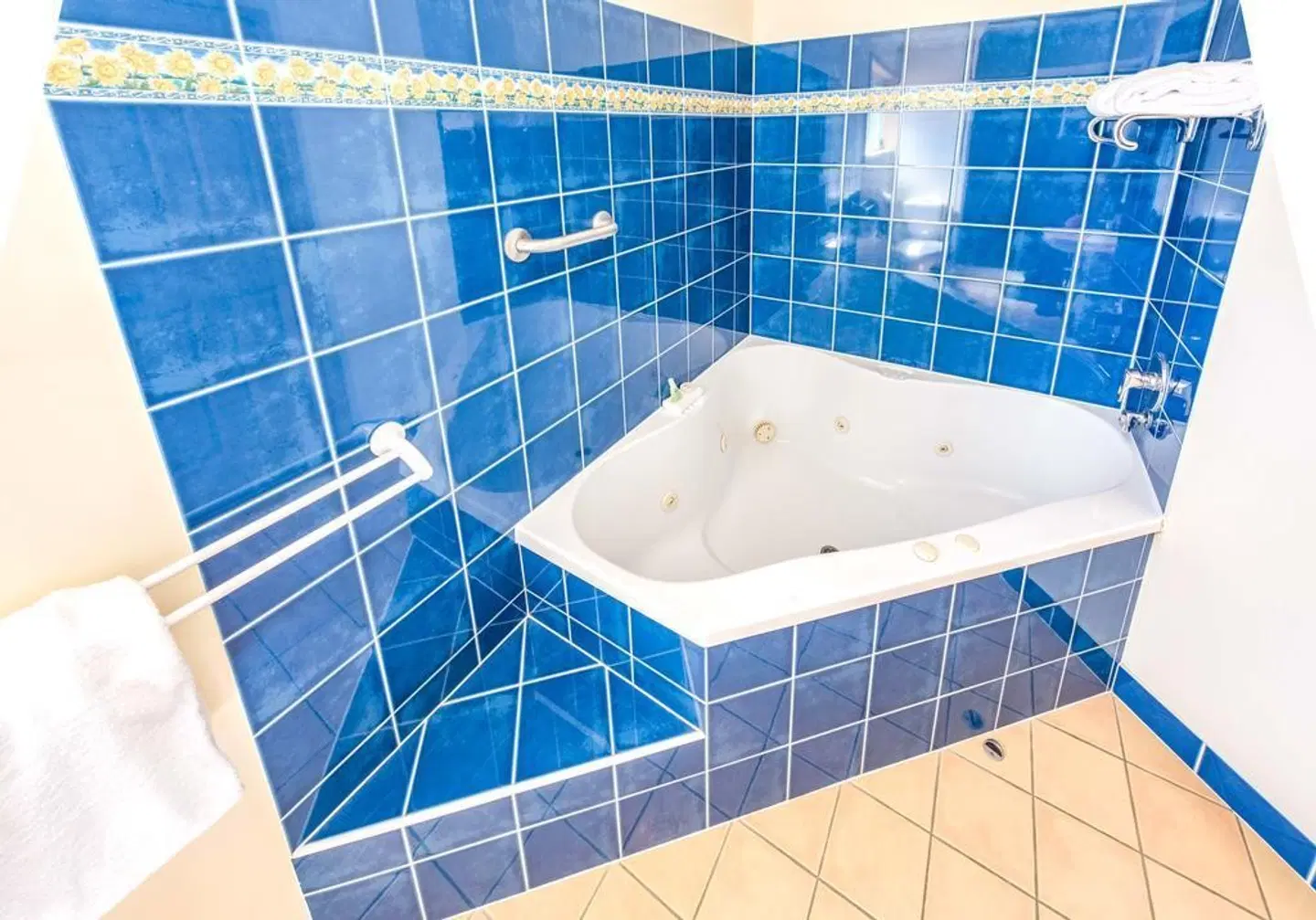 Villa Mirasol Motor Inn Badezimmer