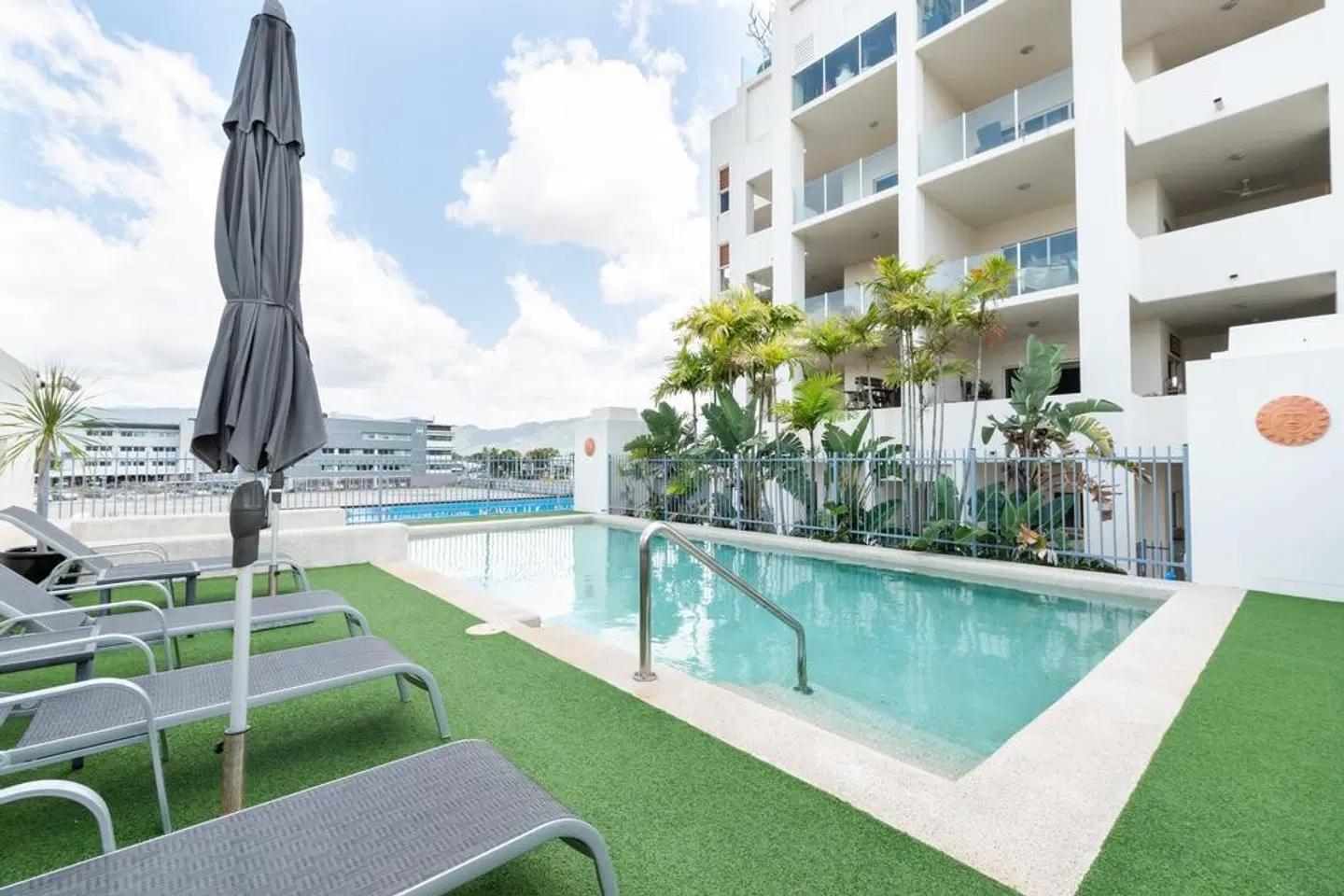 Cairns City Apartments OUTDOOR_POOL