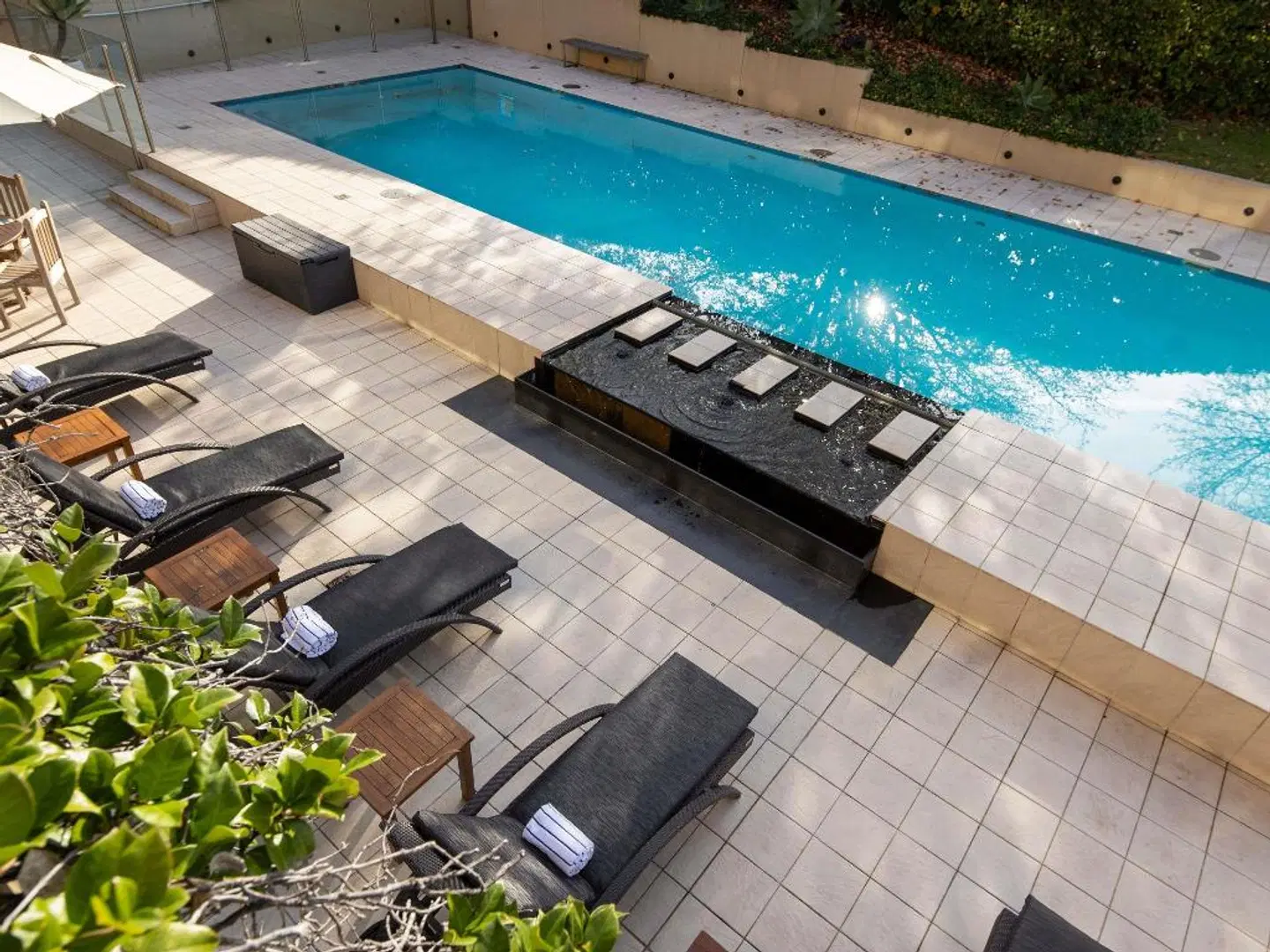 Peppers The Hills Lodge OUTDOOR_POOL