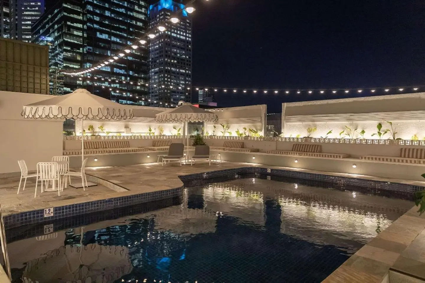 Rydges Melbourne Hallenbad
