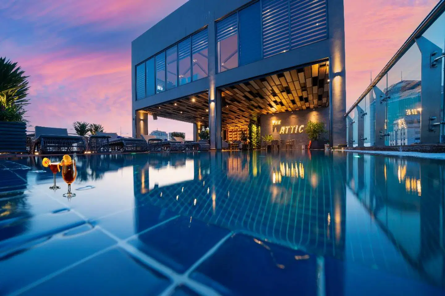 Northern Charm Hotel OUTDOOR_POOL