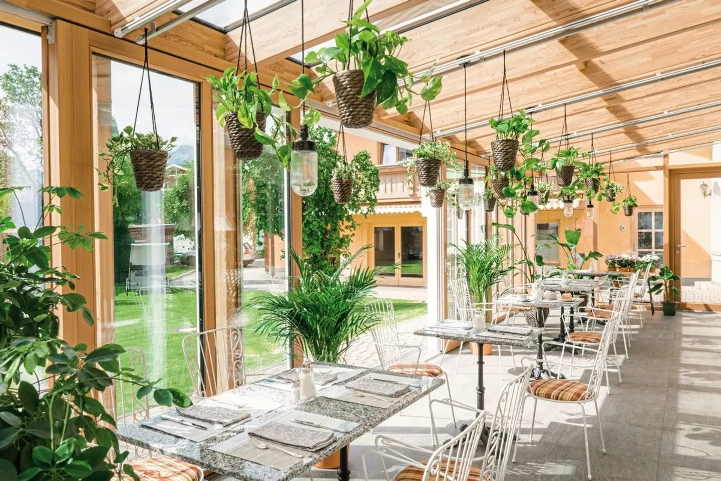 HENRI Hotel Seefeld Terrasse