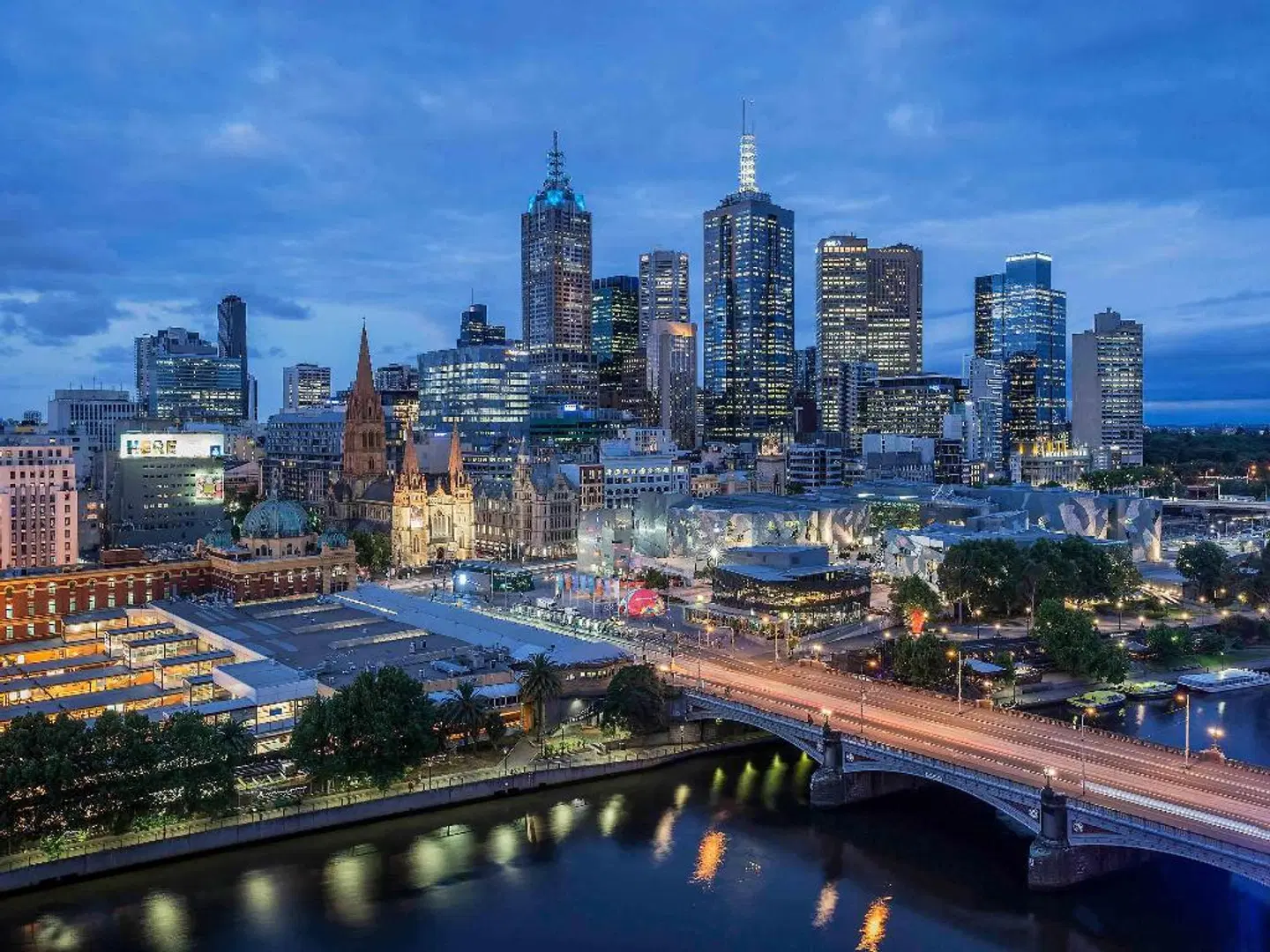 Quay West Suites Melbourne LANDSCAPE