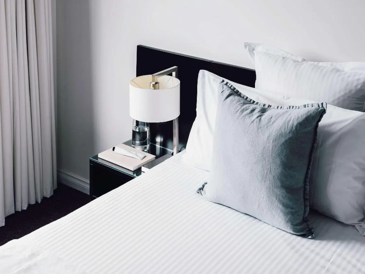 Quay West Suites Melbourne ROOM_EXAMPLE