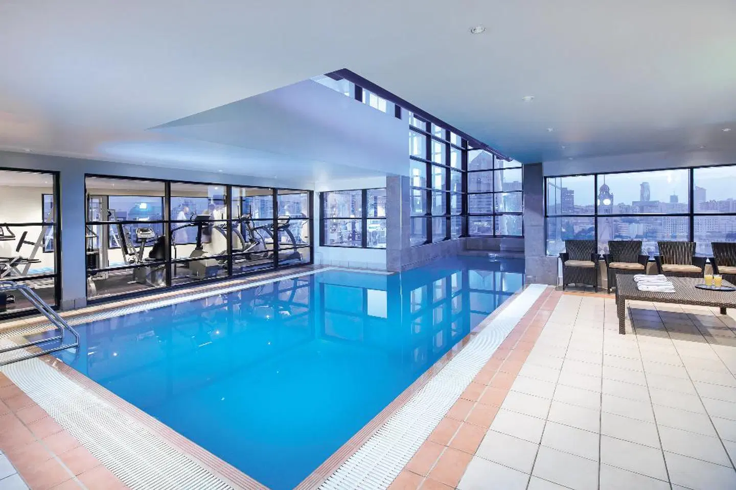 Mercure Sydney Hallenbad
