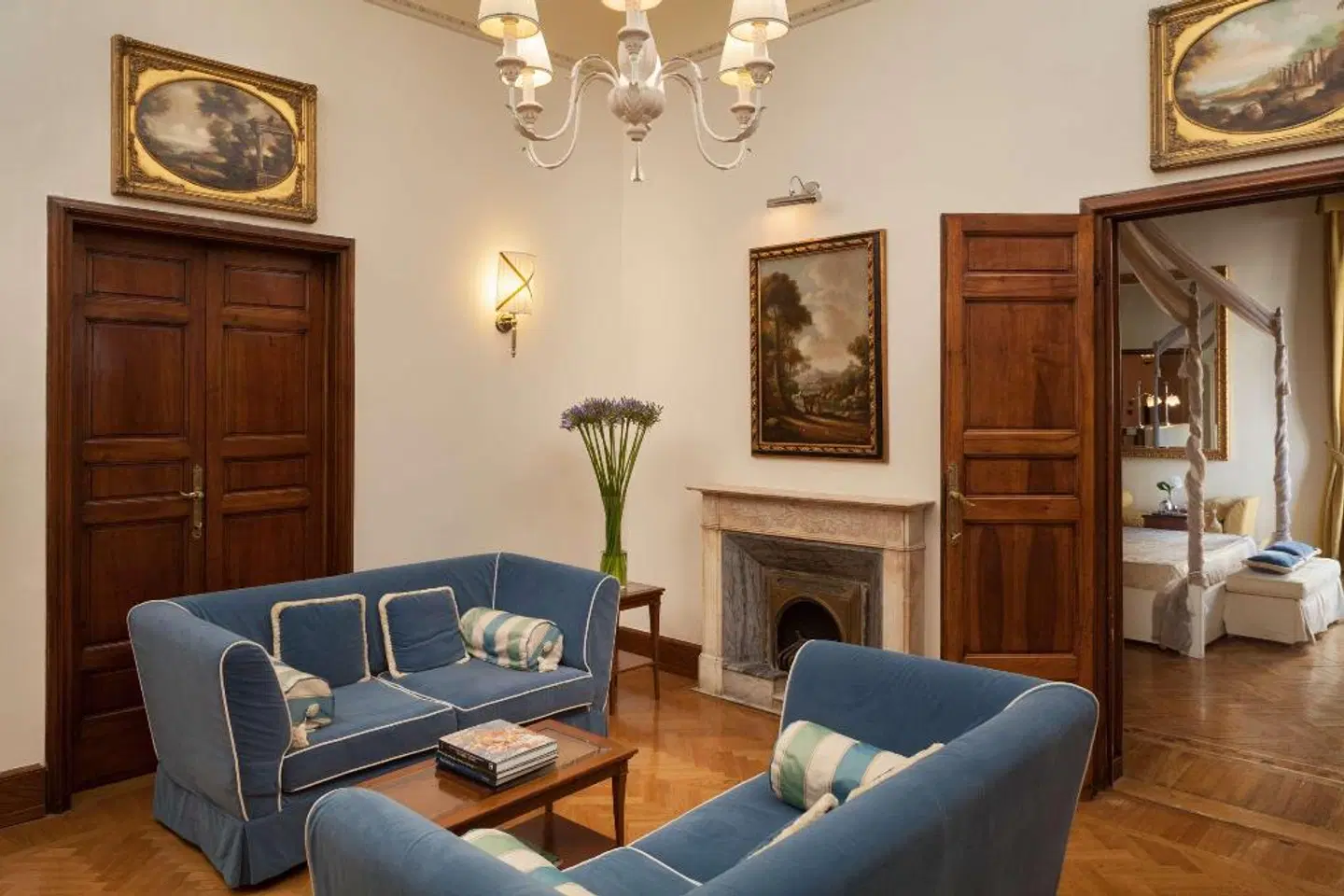 Executive ROOM_EXAMPLE