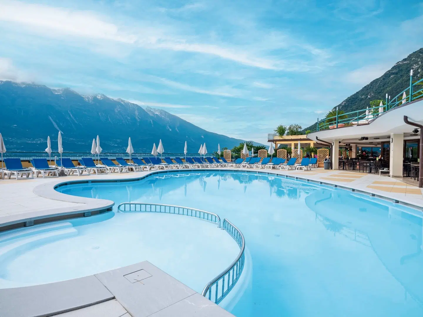 Cristina OUTDOOR_POOL