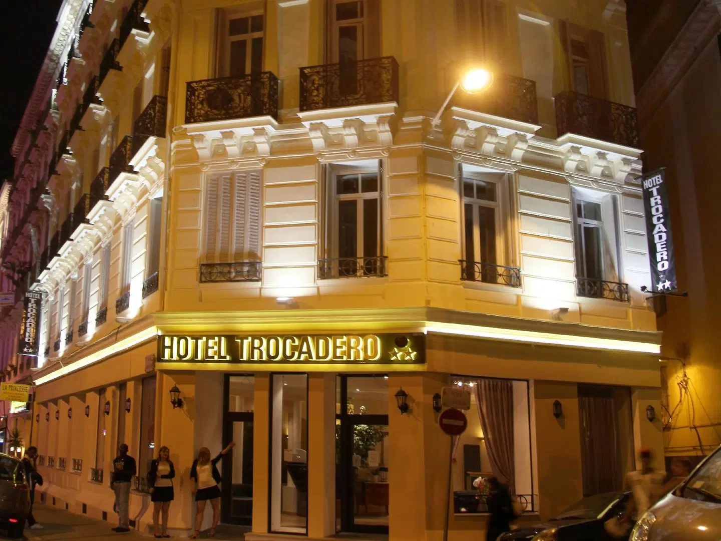Trocadero EXTERIOR