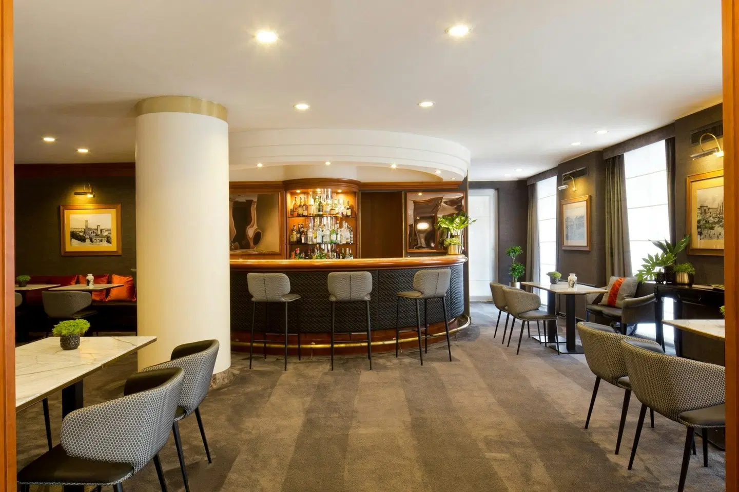 Starhotels Tourist Bar