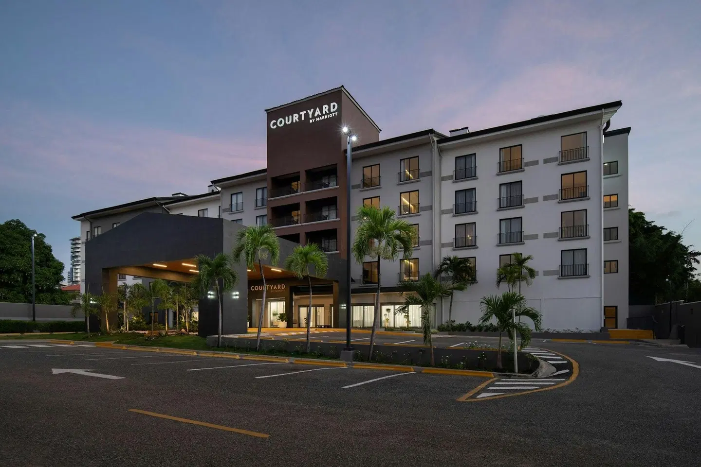Courtyard by Marriott Santo Domingo EXTERIOR
