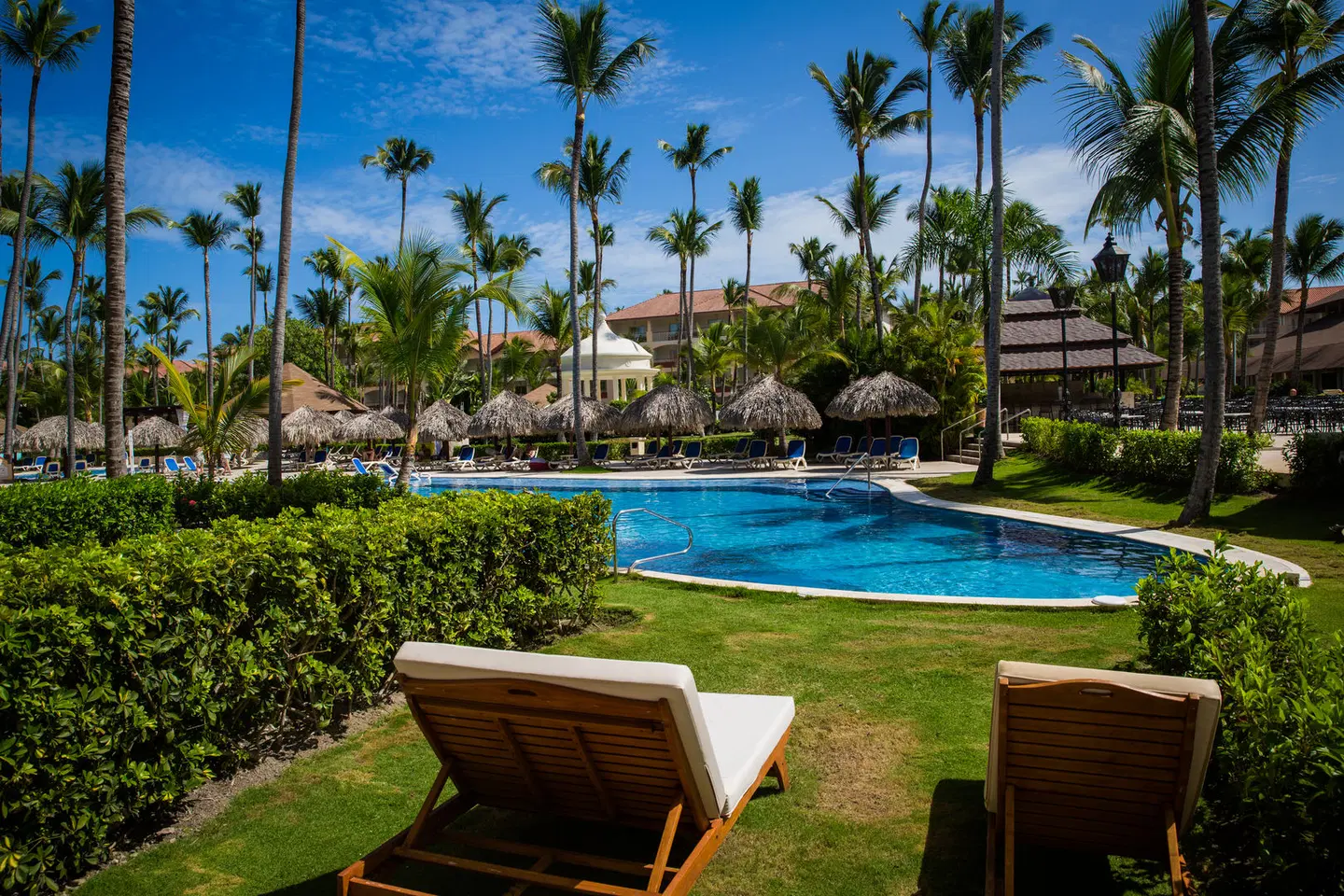 Hotel Majestic Colonial Punta Cana OUTDOOR_POOL