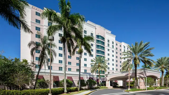 DoubleTree by Hilton Sunrise - Sawgrass Mills EXTERIOR