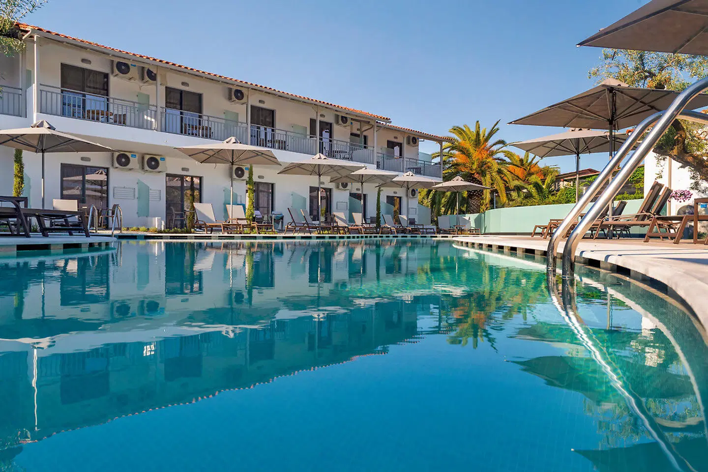 Philoxenia OUTDOOR_POOL