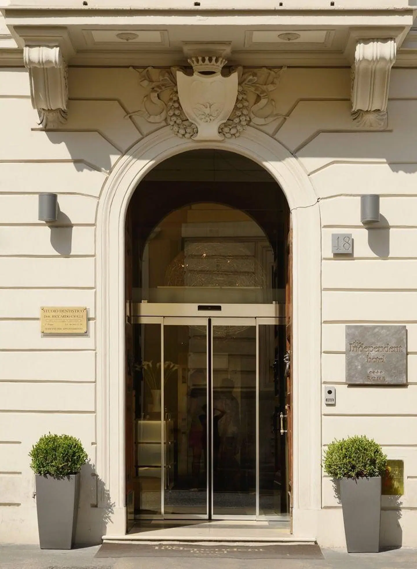 The Independent Suites EXTERIOR