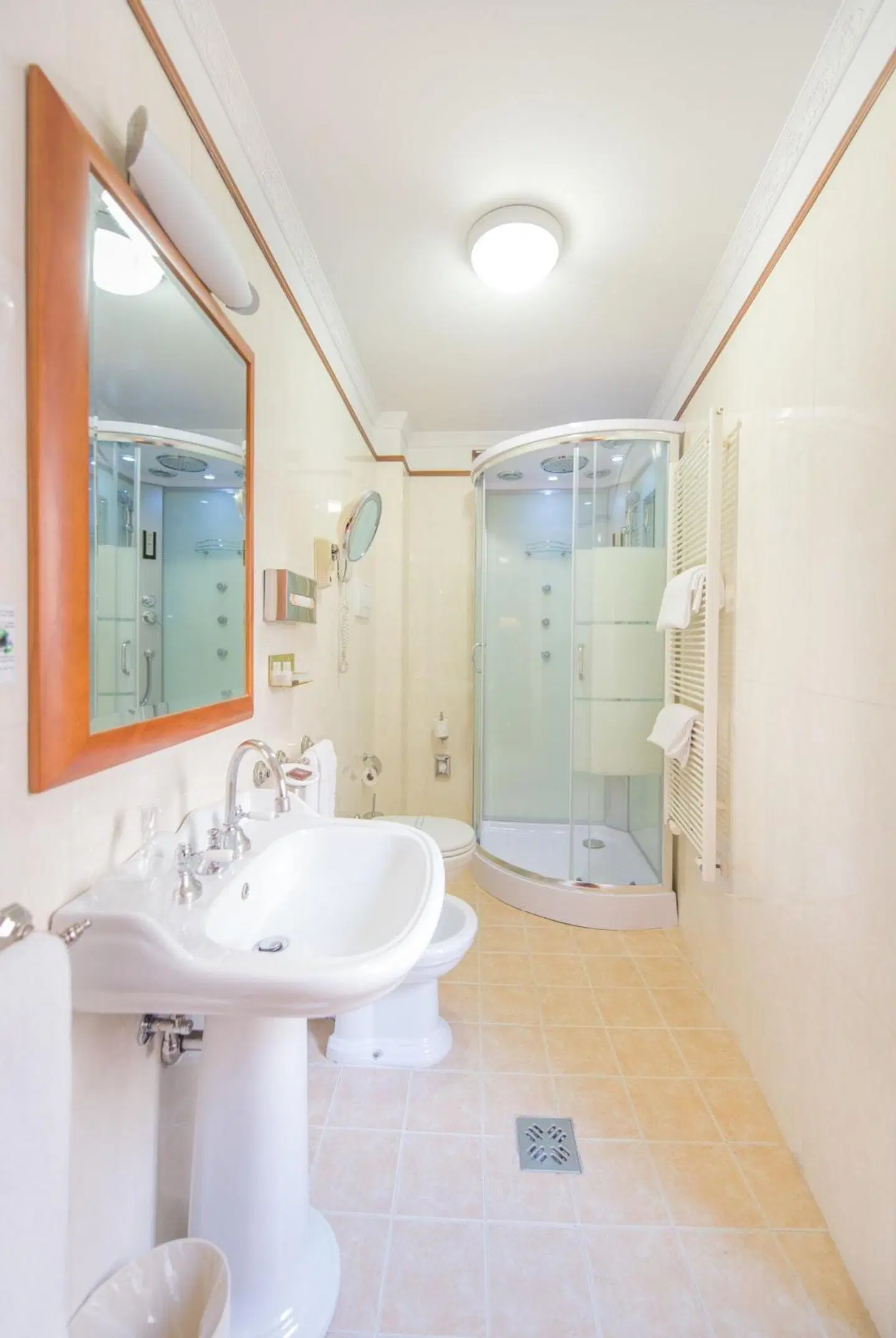 Strozzi Palace Hotel Badezimmer