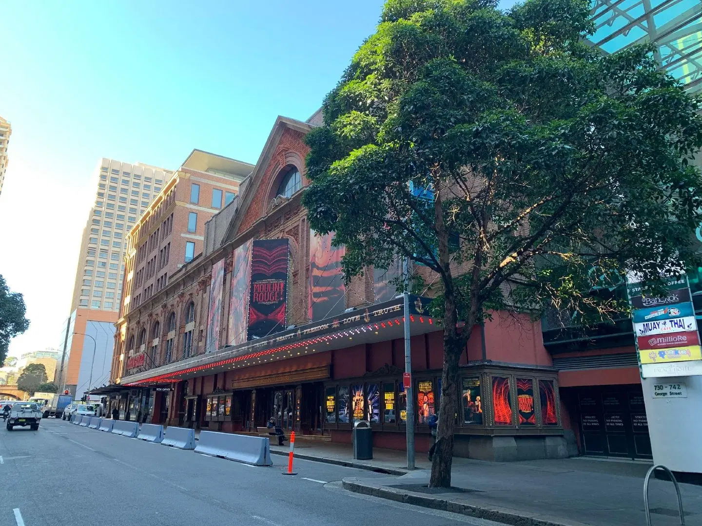 Metro Hotel Sydney Central EXTERIOR