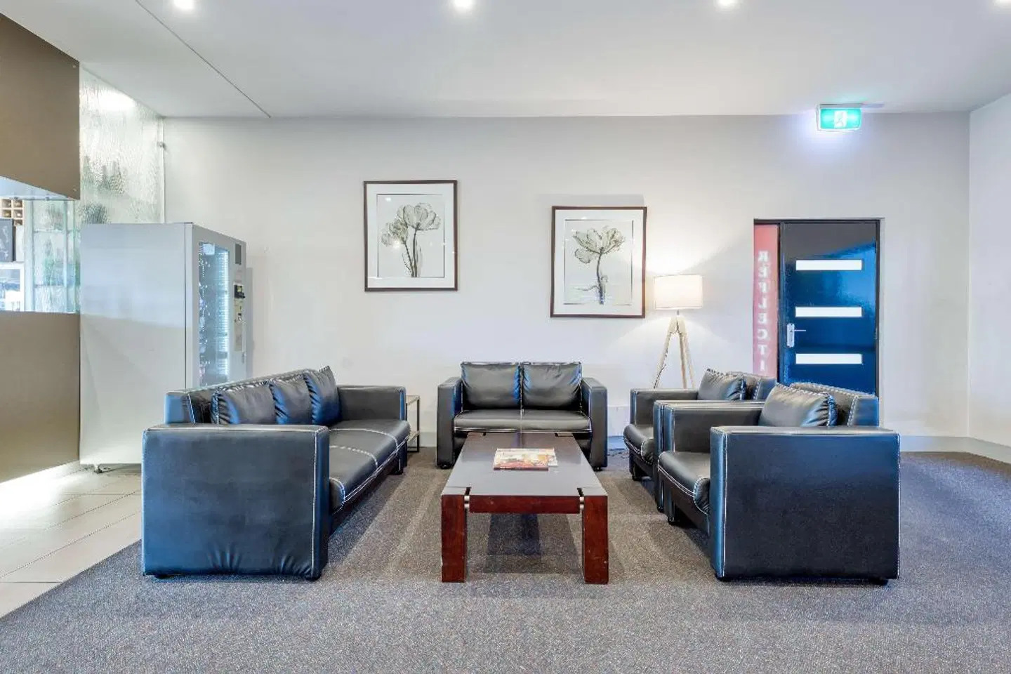 Best Western Airport Motel & Convention Centre ROOM_EXAMPLE