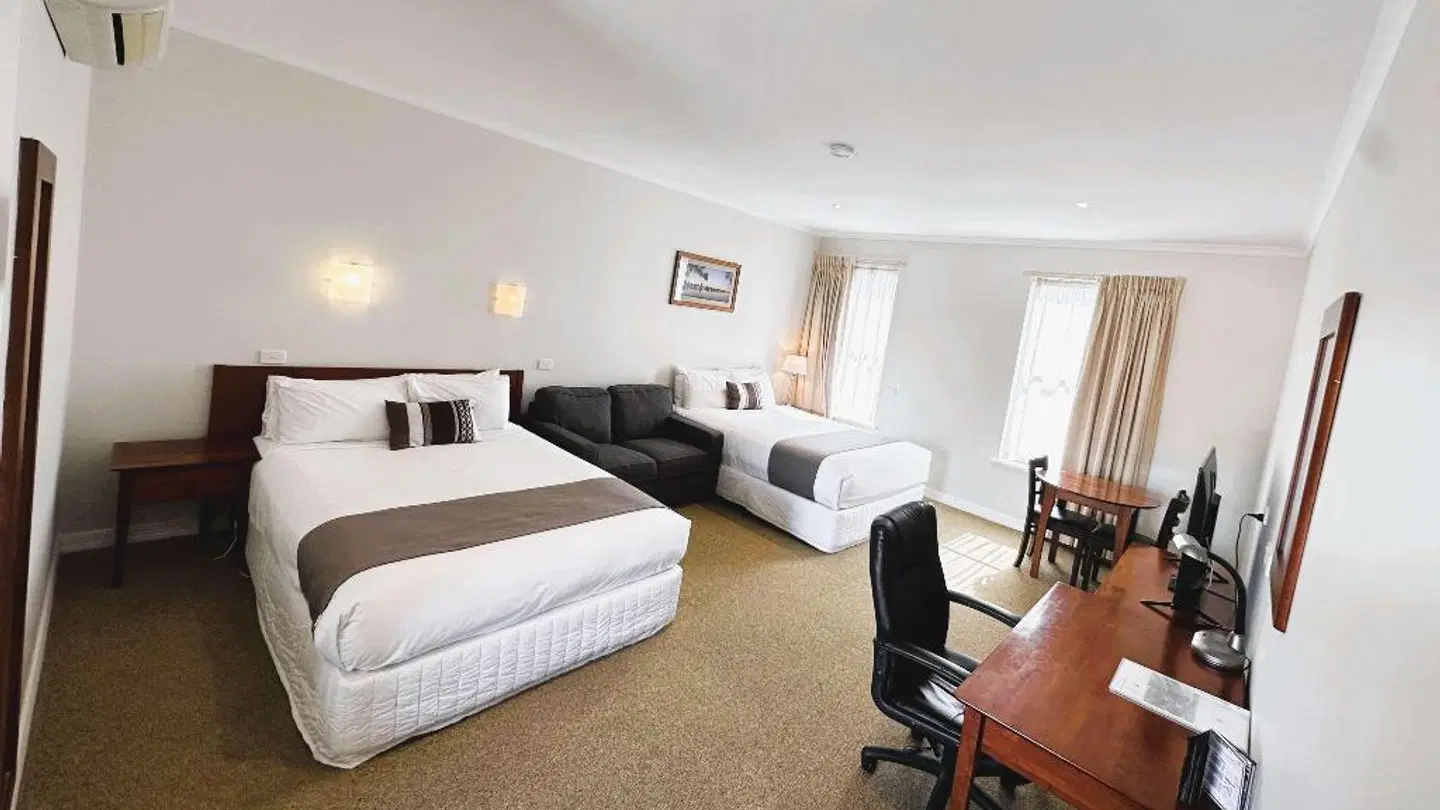 Ballarat Lake Inn ROOM_EXAMPLE