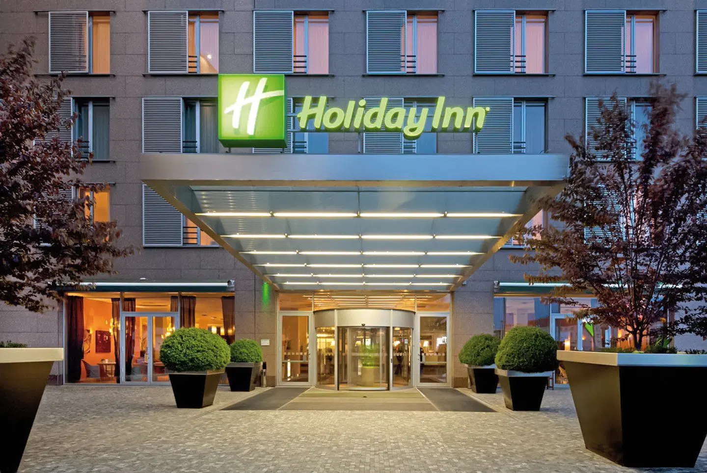 Holiday Inn Prague EXTERIOR