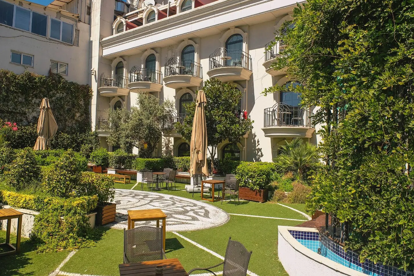 Sura Design Hotel & Suites EXTERIOR