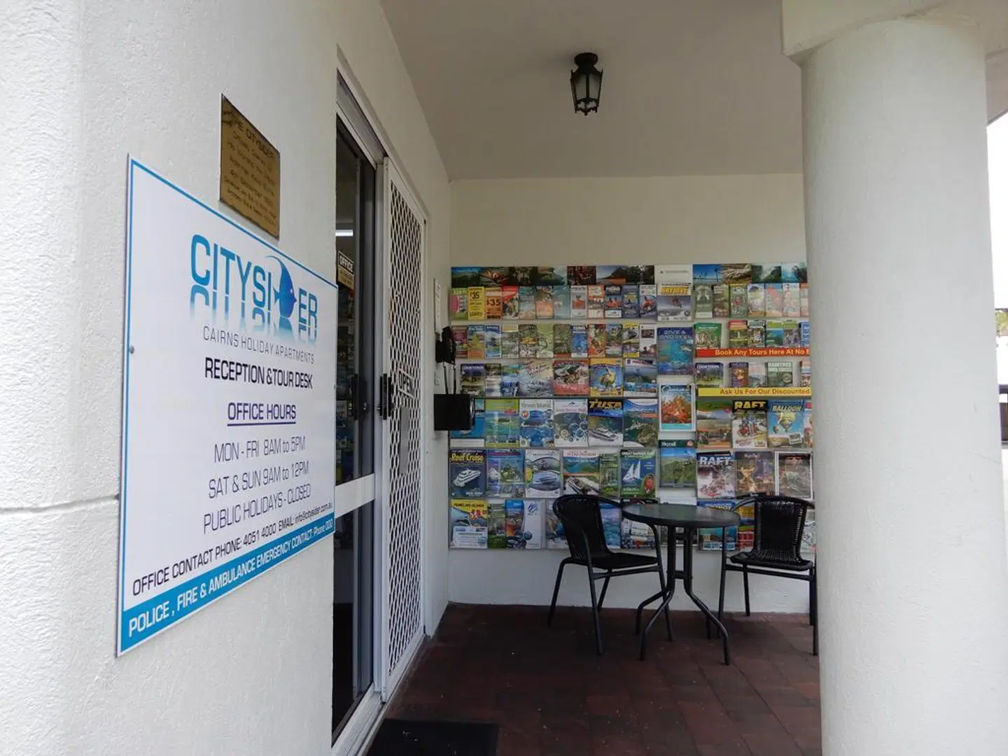Citysider Cairns Holiday Apartments Bar