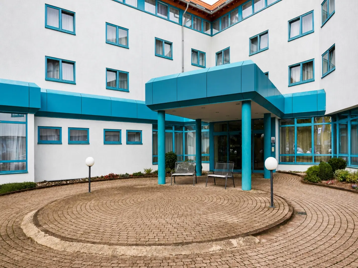 Ramada Stuttgart-Herrenberg EXTERIOR