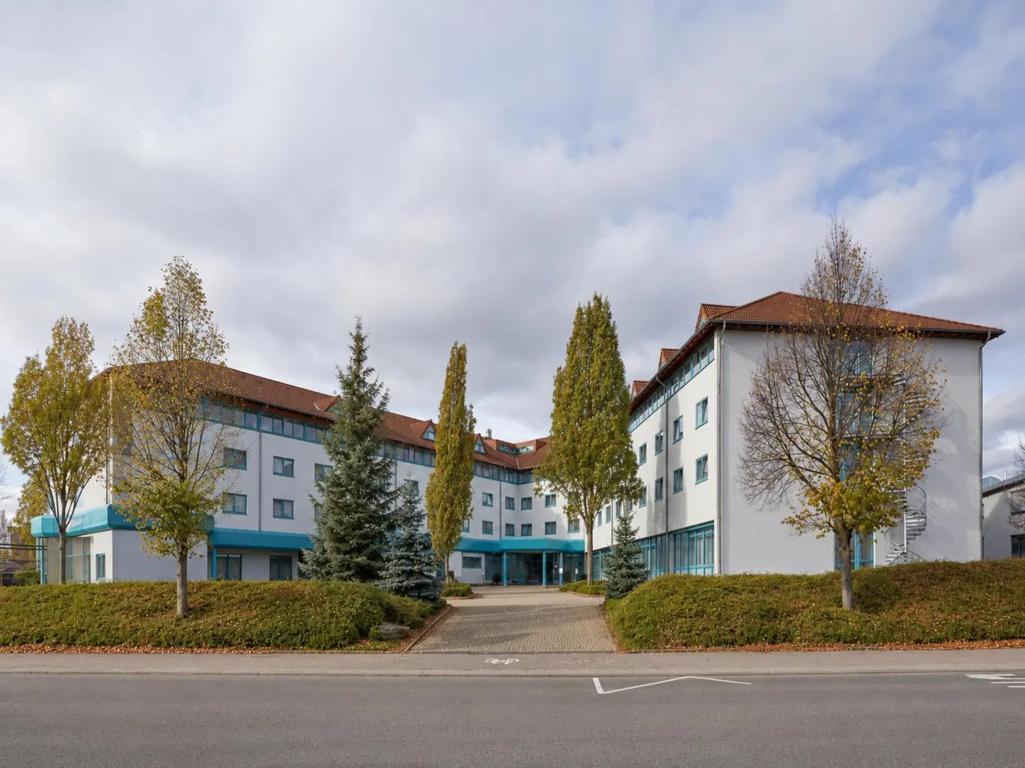 Ramada Stuttgart-Herrenberg EXTERIOR