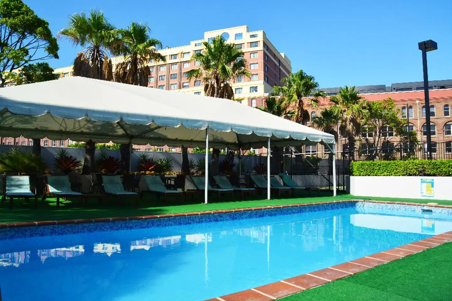 Novotel Sydney on Darling Harbour Hotel OUTDOOR_POOL