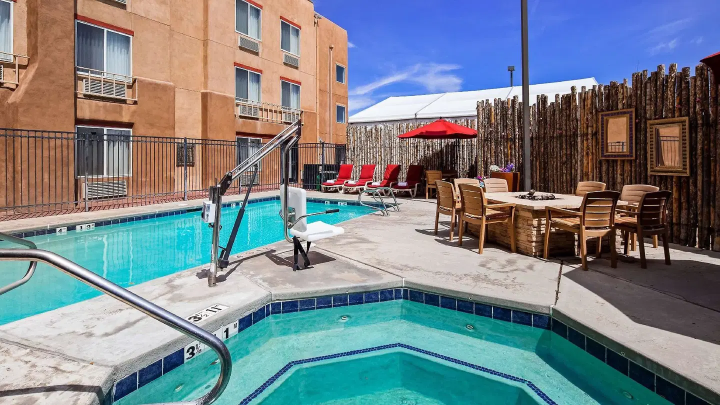 Inn at Santa Fe OUTDOOR_POOL