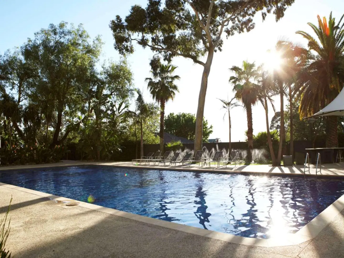 Novotel Melbourne Preston OUTDOOR_POOL