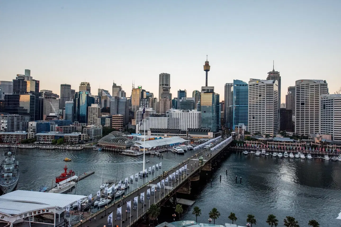 Darling Harbour Getaway LANDSCAPE