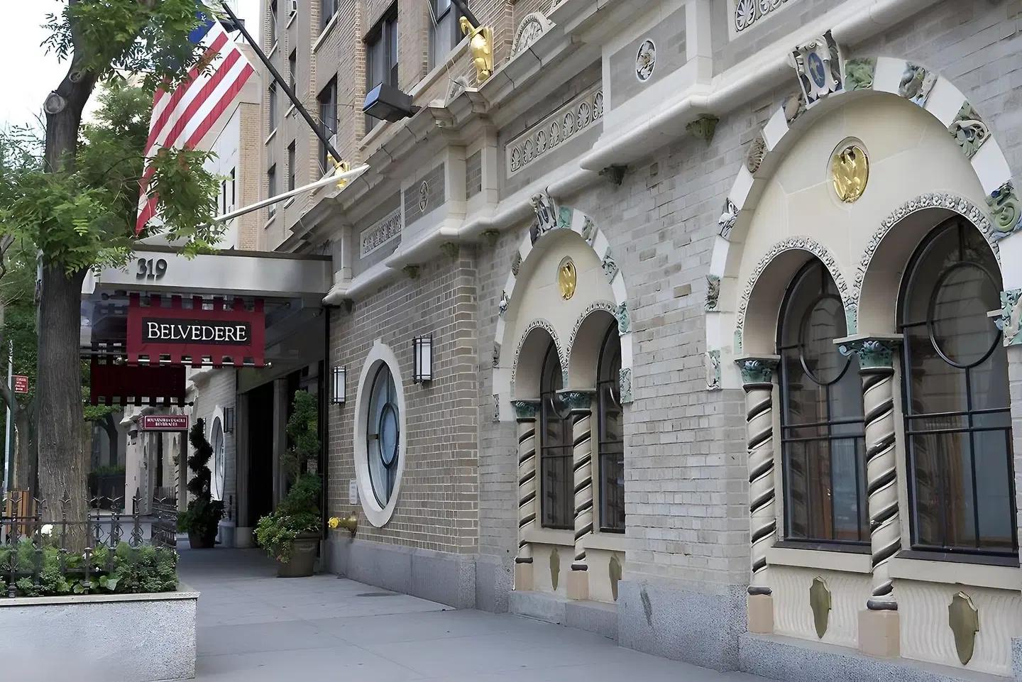 The Belvedere Hotel EXTERIOR