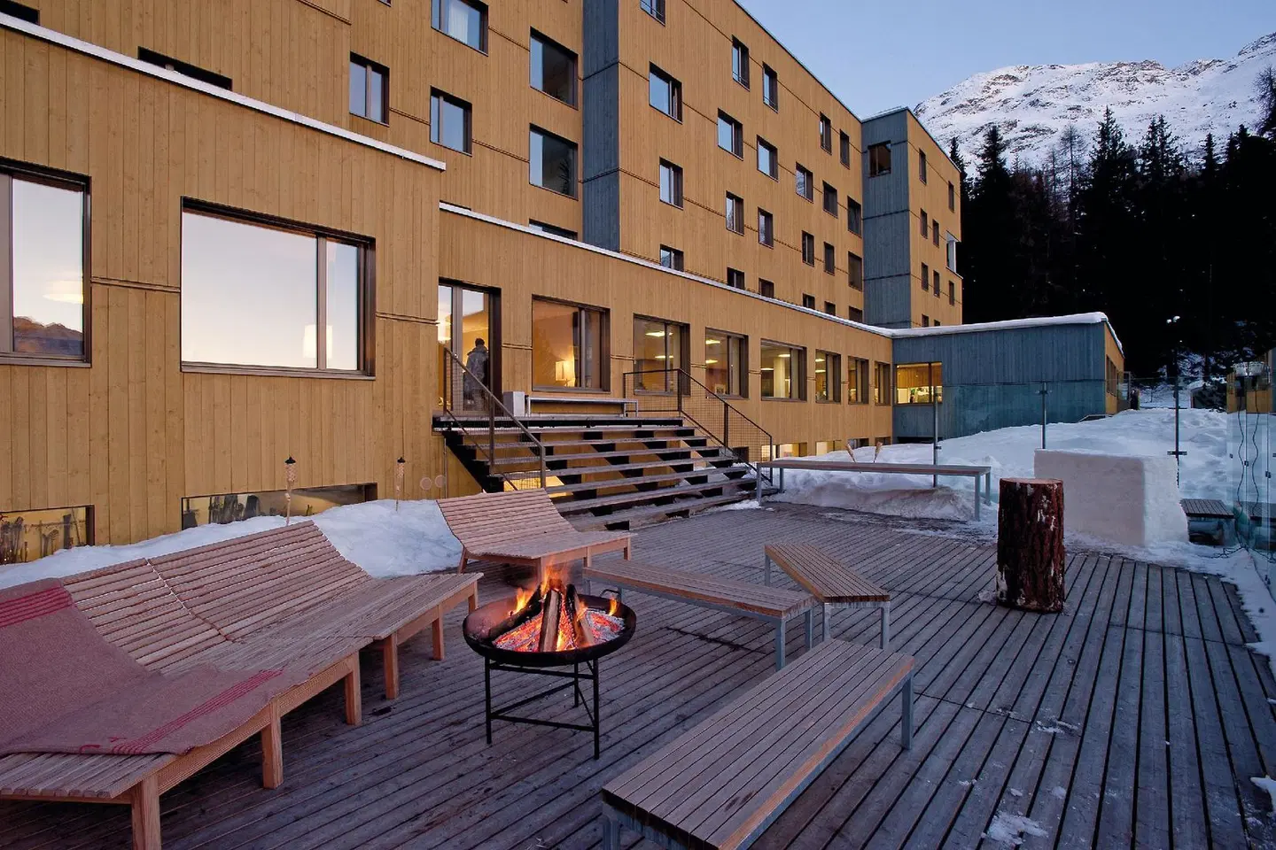 St. Moritz Youth Hostel Terrasse