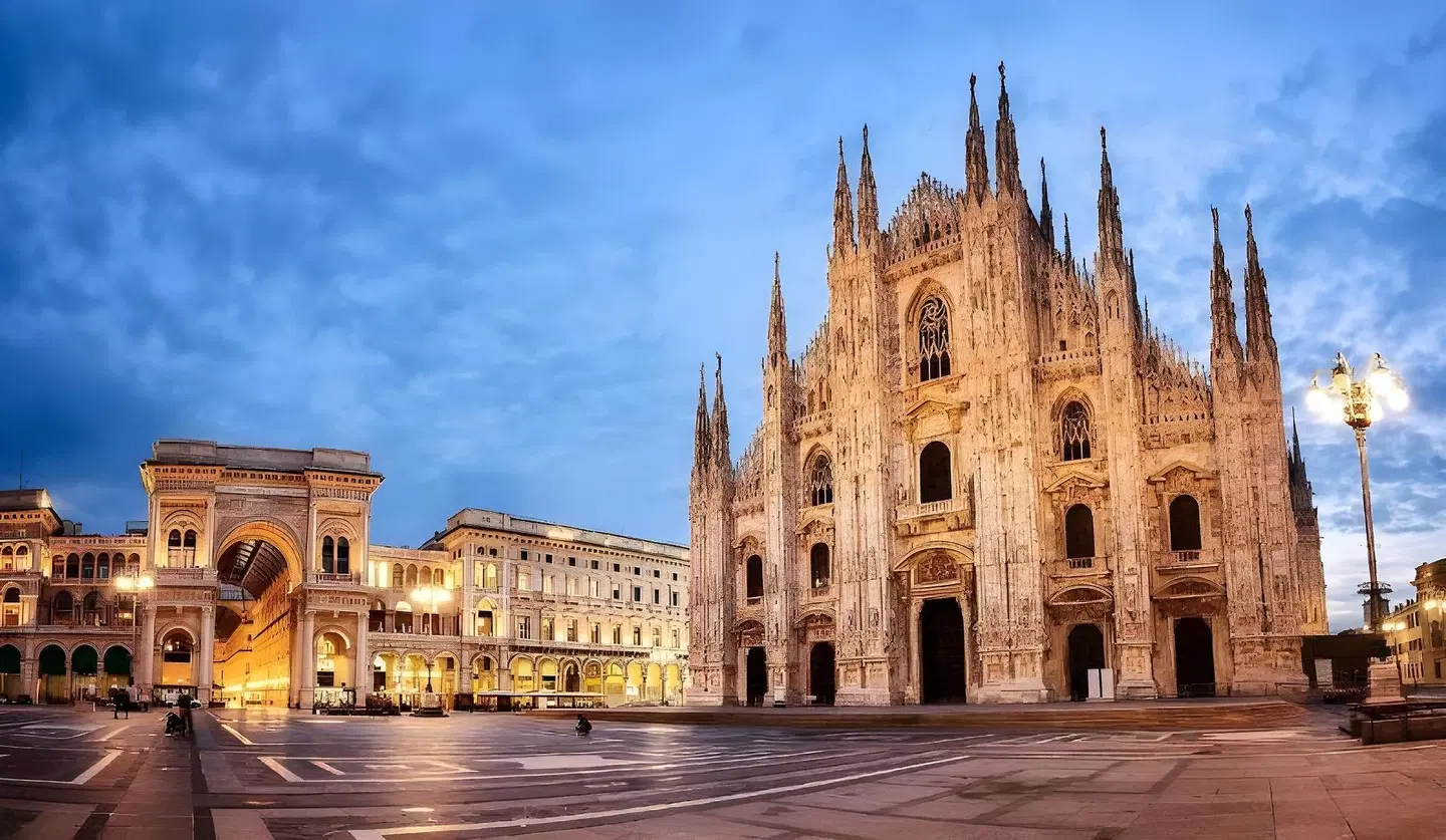 UNAHOTELS Cusani Milano EXTERIOR
