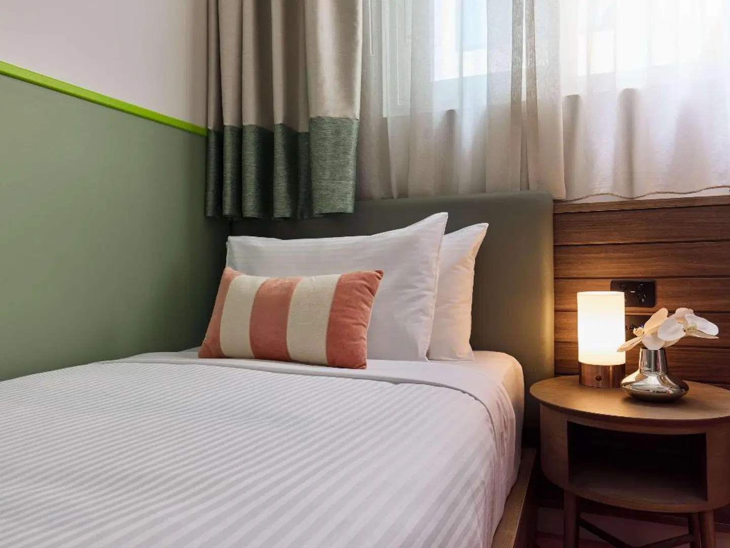 The Clarence Hotel Sydney ROOM_EXAMPLE