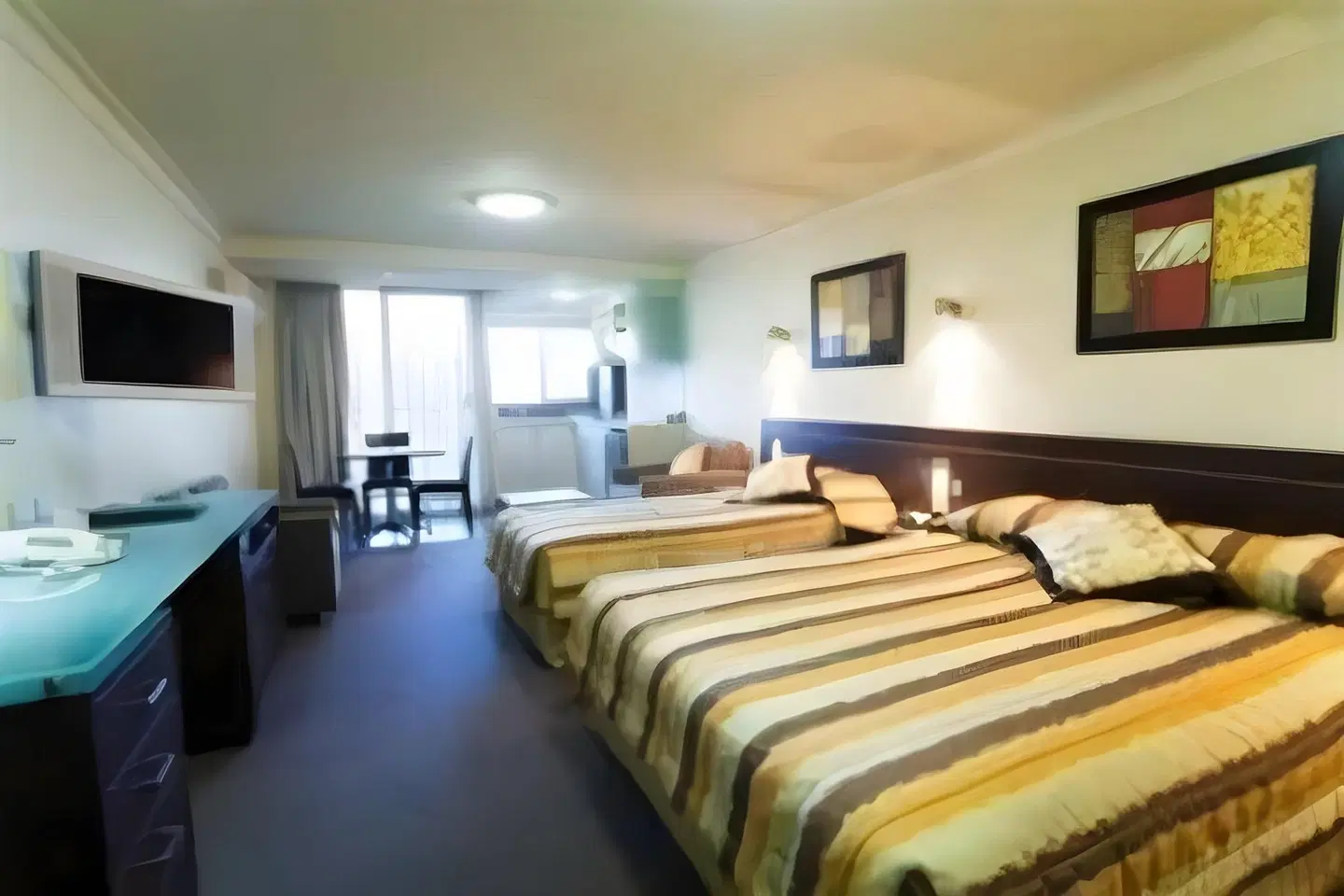 Hyde Park Inn ROOM_EXAMPLE