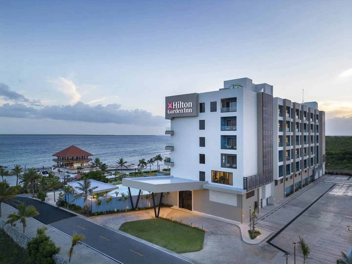 Hilton Garden Inn La Romana EXTERIOR
