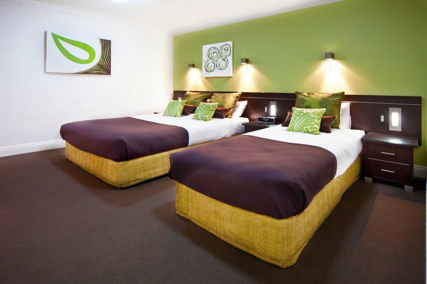 Hyde Park Inn ROOM_EXAMPLE