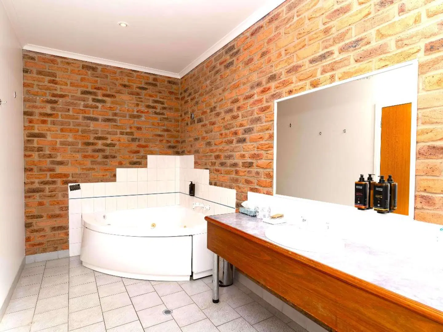 Mercure Port of Echuca Badezimmer