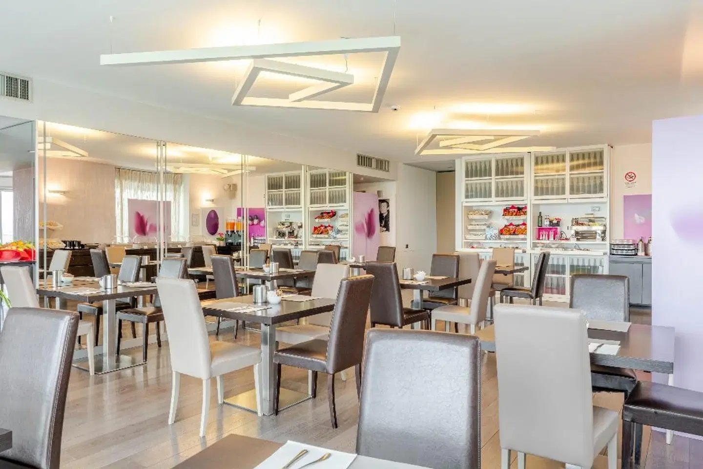 For You Hotel Restaurant