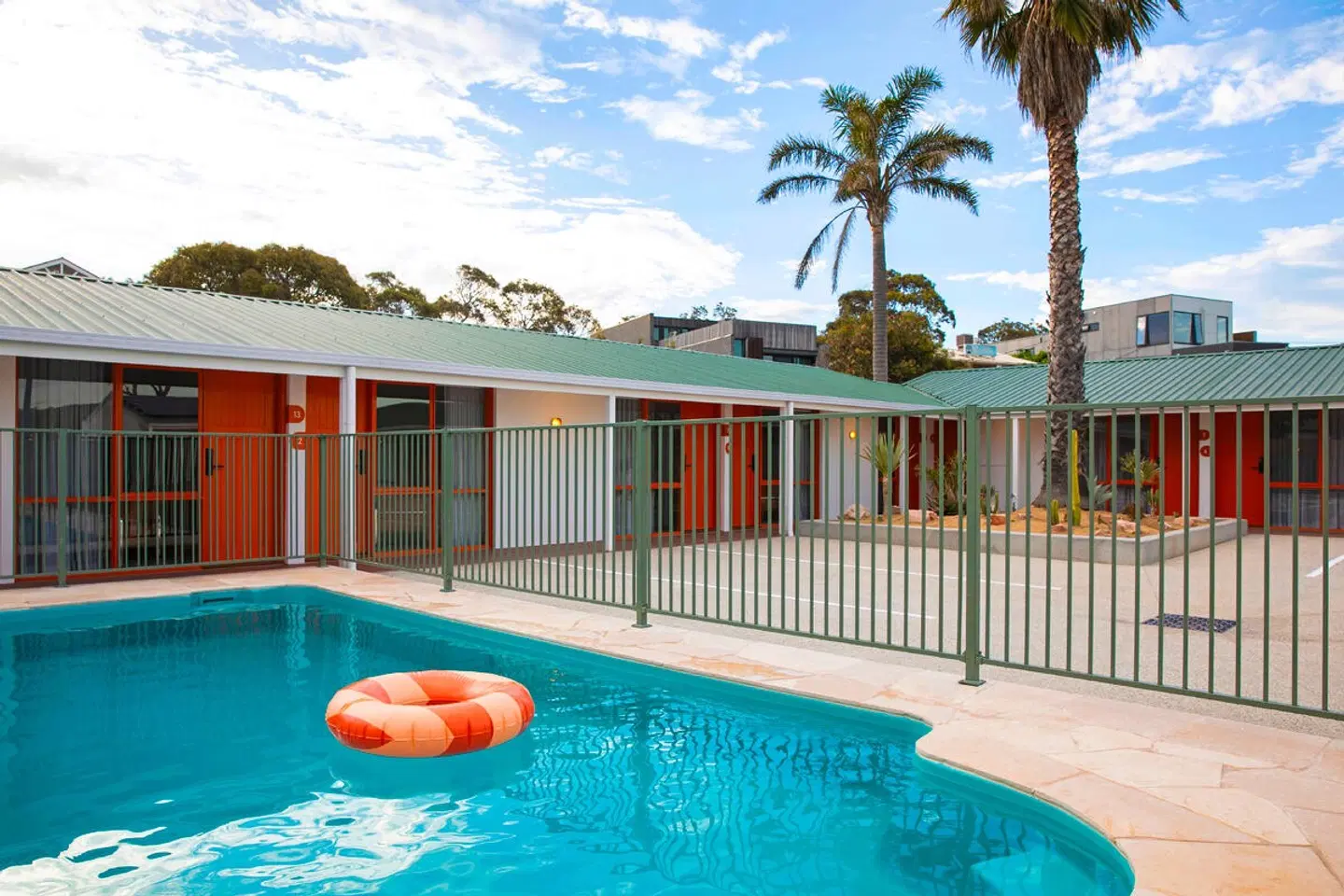 The Monty OUTDOOR_POOL
