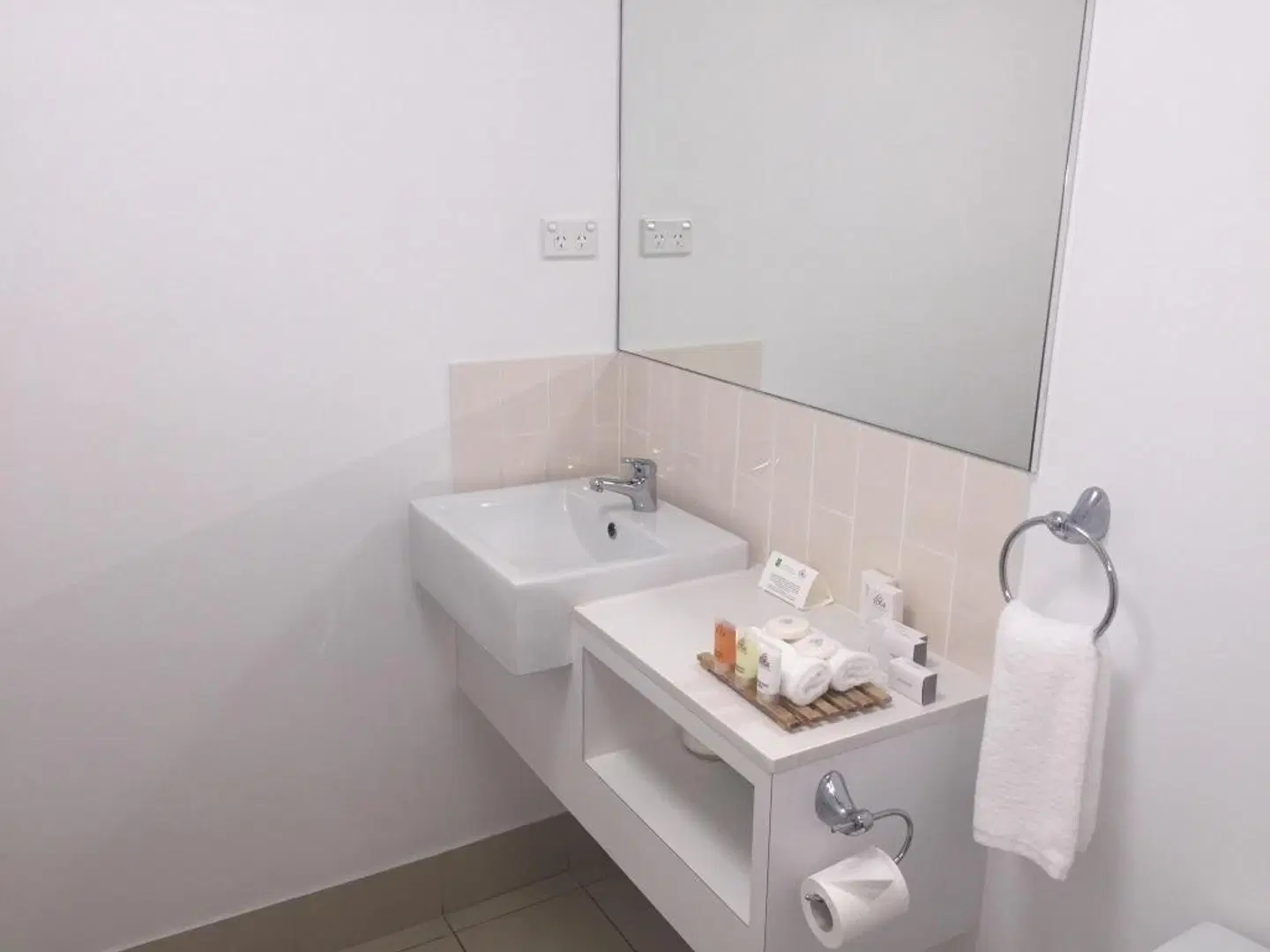 Edge Apartment Hotel Badezimmer