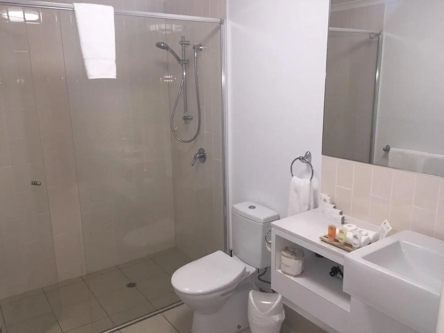 Edge Apartment Hotel Badezimmer