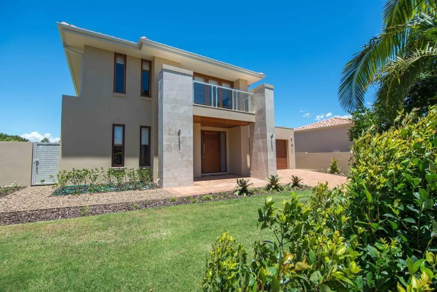 Noosa Springs Golf & Spa Resort EXTERIOR