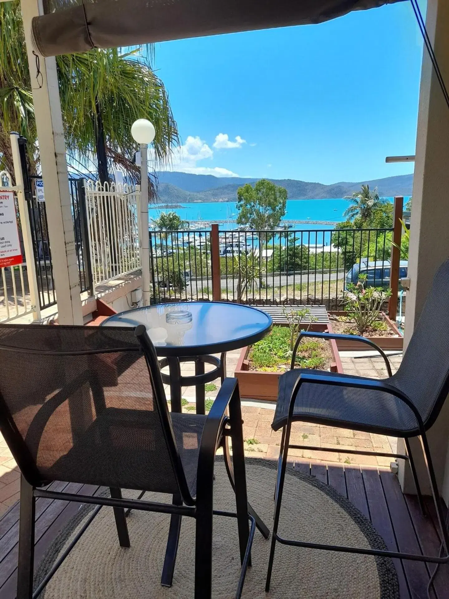 Airlie Apartments Terrasse
