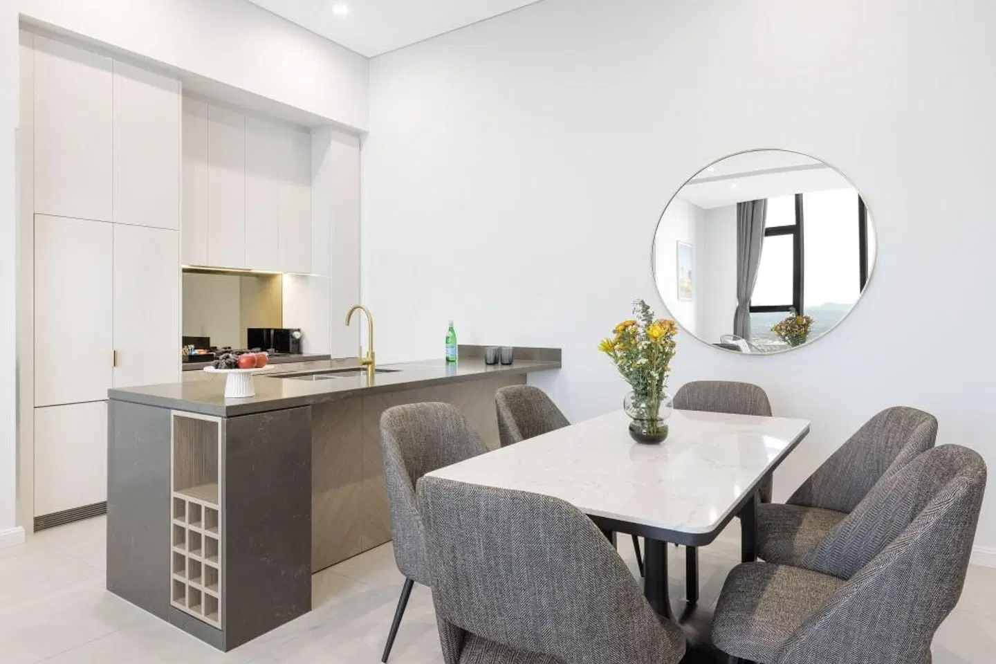 Meriton Suites Surfers Paradise ROOM_EXAMPLE