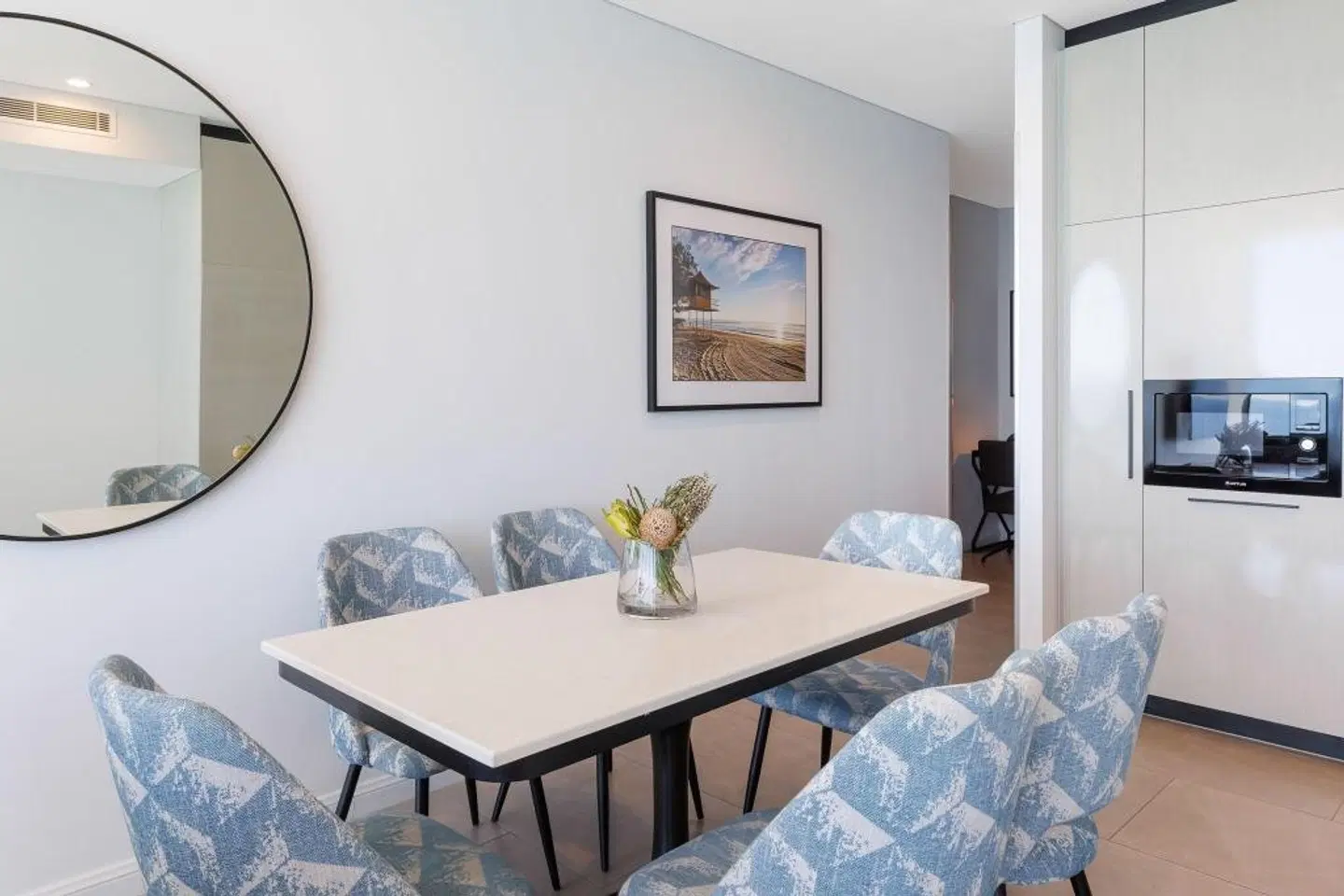 Meriton Suites Surfers Paradise ROOM_EXAMPLE