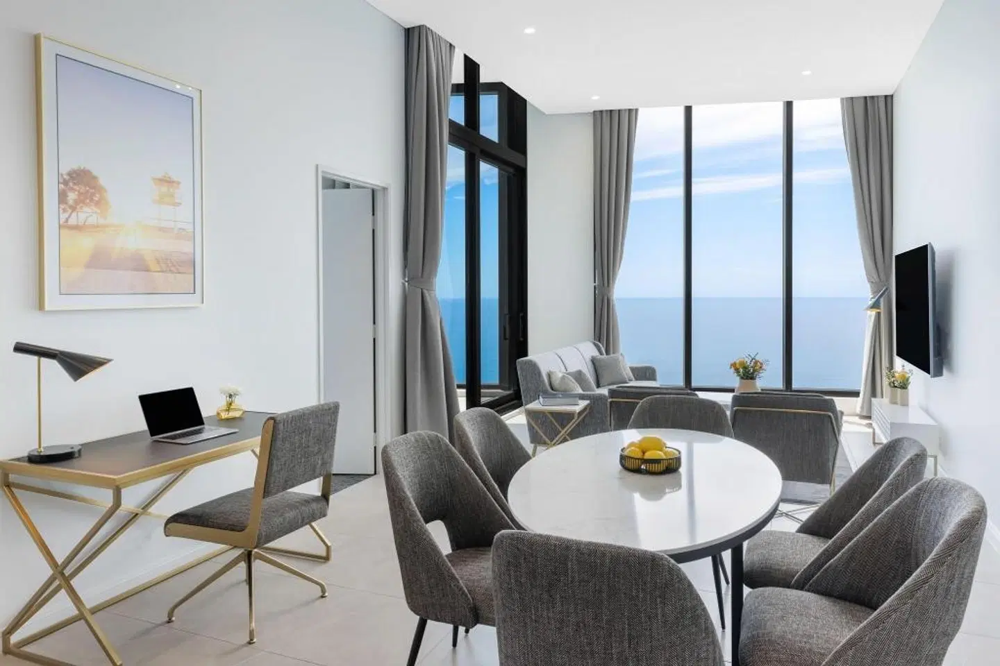Meriton Suites Surfers Paradise ROOM_EXAMPLE