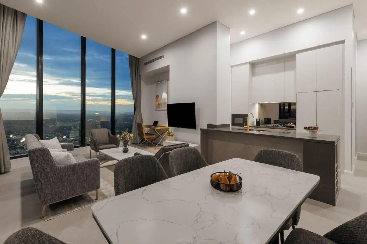 Meriton Suites Surfers Paradise ROOM_EXAMPLE